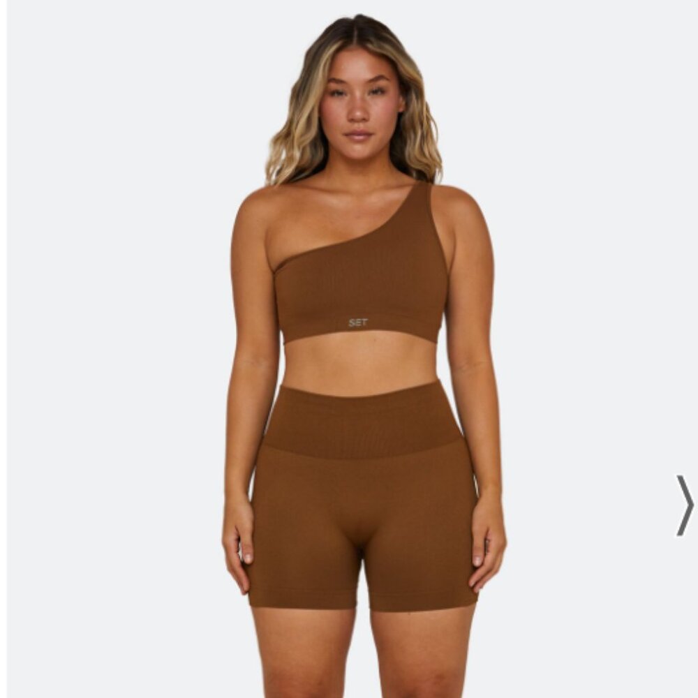 SCULPTFLEX® RIBBED ONE SHOULDER BRA & BIKE SHORT SET IN LITTLE HAVANA